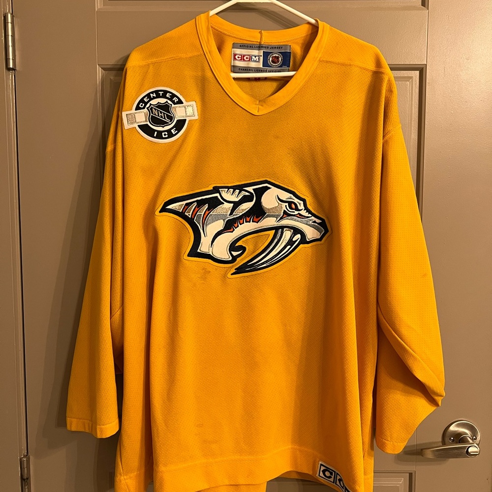 Vintage Nashville Preds jersey